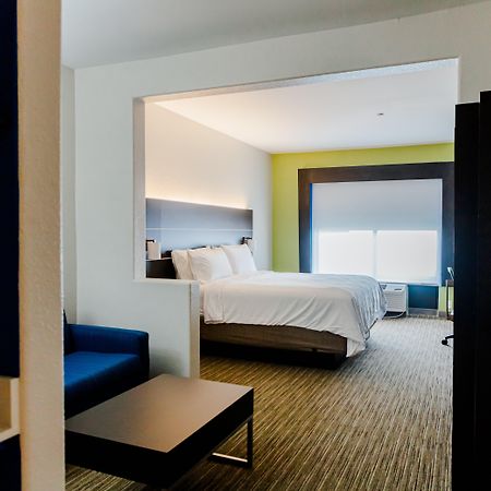 Holiday Inn Express - Andalusia By Ihg Exterior photo
