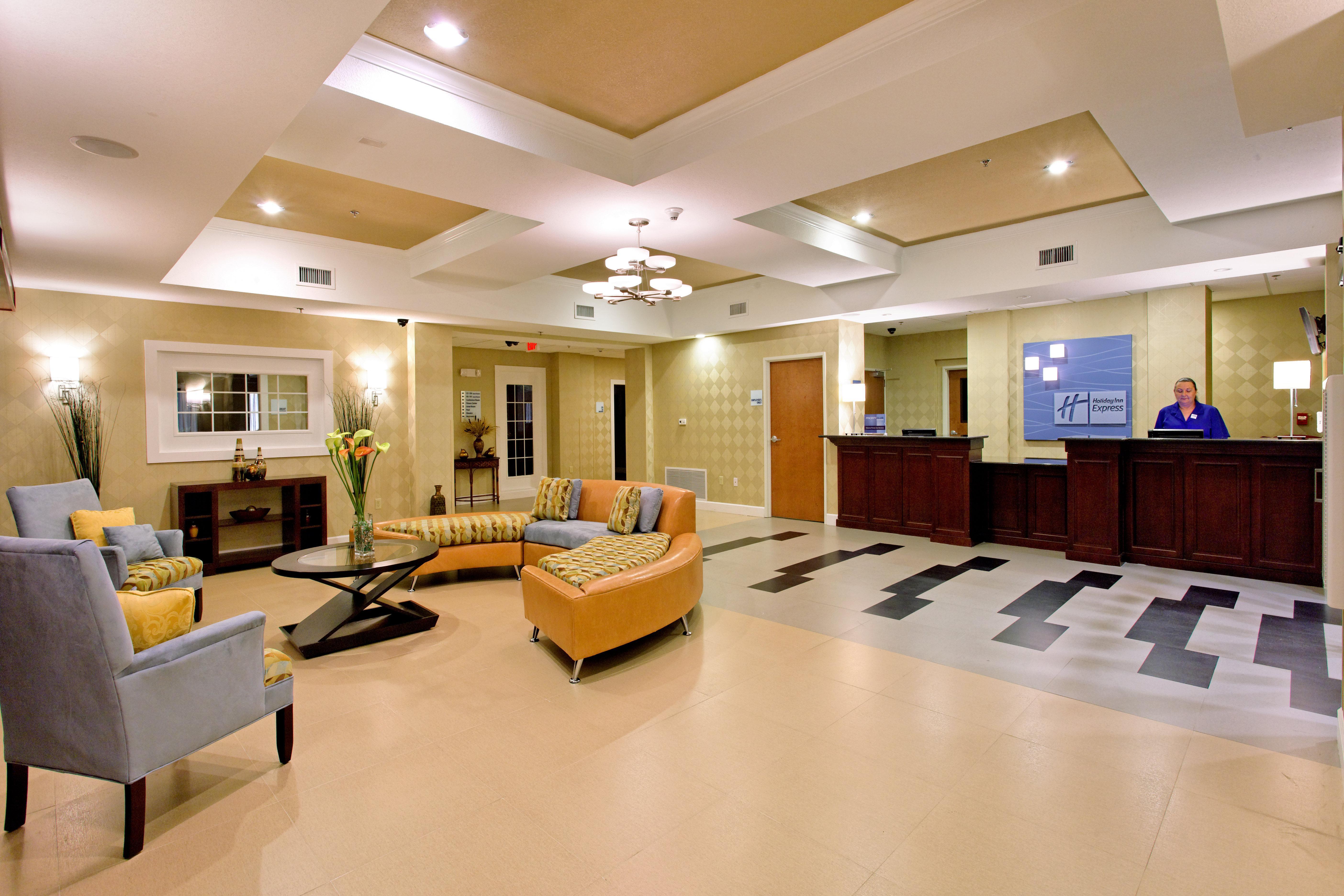 Holiday Inn Express - Andalusia By Ihg Exterior photo