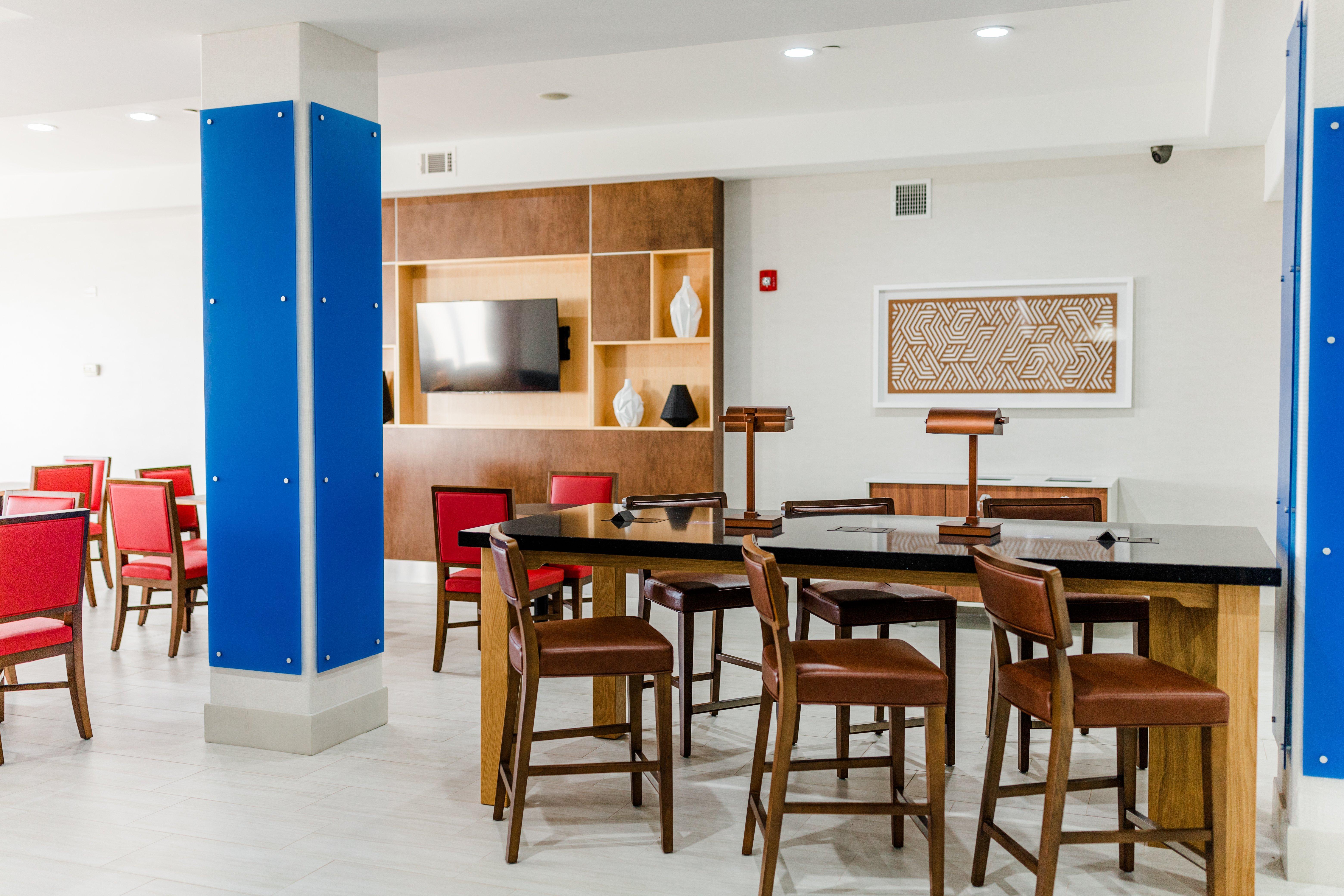 Holiday Inn Express - Andalusia By Ihg Exterior photo