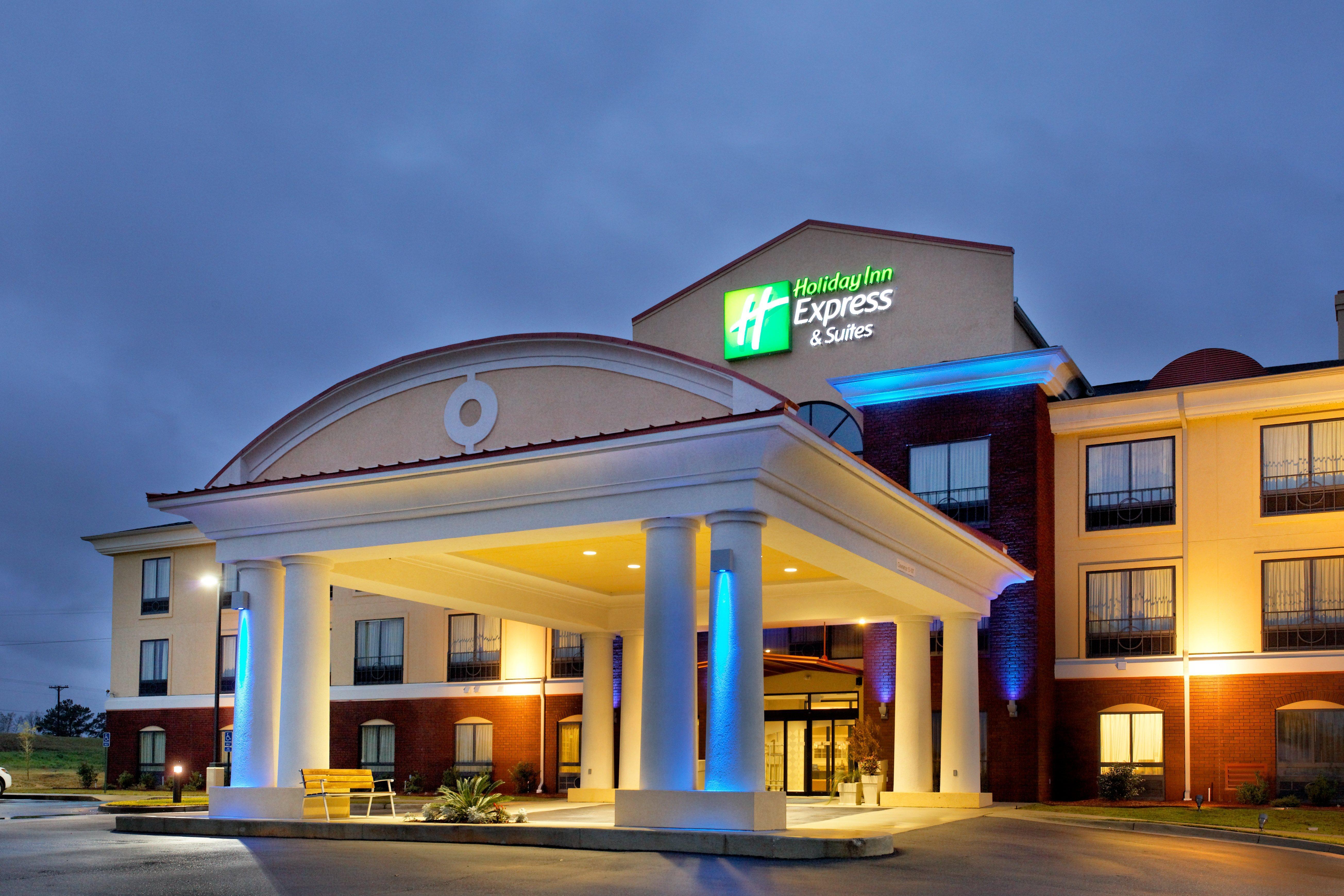 Holiday Inn Express - Andalusia By Ihg Exterior photo