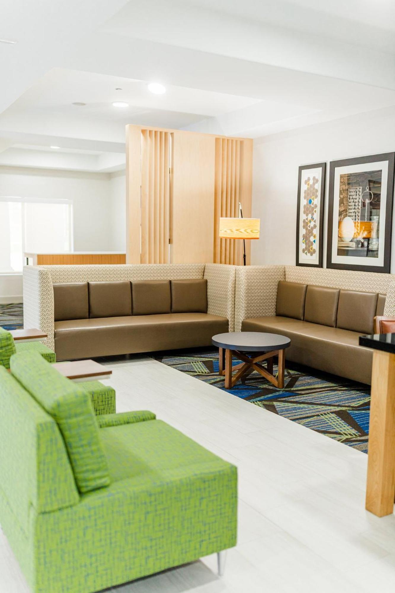 Holiday Inn Express - Andalusia By Ihg Exterior photo